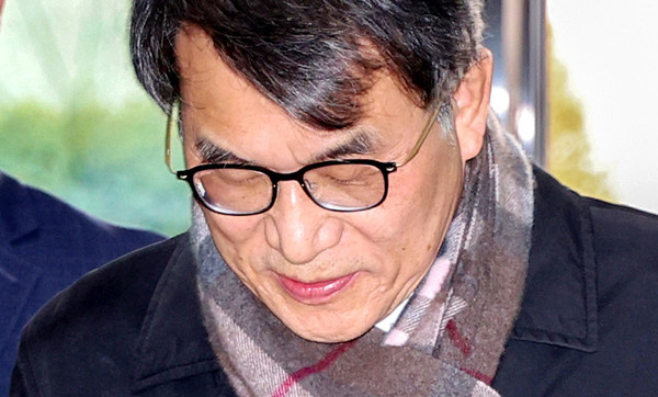 노태악 중앙선거관리위원장이 5일 경기 과천 중앙선관위로 들어서고 있다. 2025.03.05.