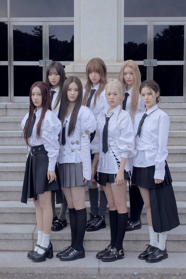 '이즈나'_이미지 [사진제공 = 웨이크원]