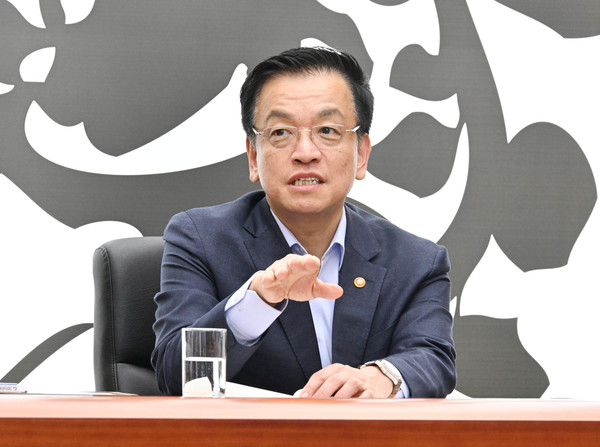 최상목 대통령 권한대행 부총리 겸 기획재정부 장관이 20일 경북 경주화백컨벤션센터(HICO)에서 열린 32차 아시아태평양경제협력체(APEC) 정상회의 준비 상황 점검 회의에서 발언하고 있다. (사진=기재부 제공) 2025.03.20.