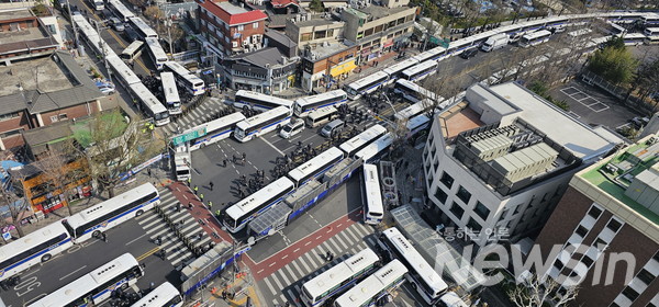 현 시간 안국역 사거리(사진=이용섭 기자)