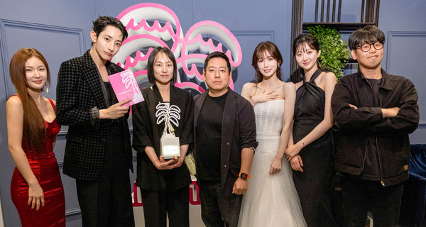 [(왼) 이은샘, 이수혁, 안주영 감독, 싸이더스 이한대 대표, 아린, 남규희, 이진욱 PD (우)]