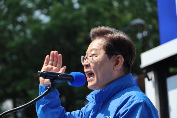 이재명 더불어민주당 대선후보가 제21대 대통령선거 공식 선거운동이 시작된 12일 오전 서울 청계광장에서 열린 중앙선거대책위원회 출정식에서 연설하고 있다. (공동취재) 2025.05.12.