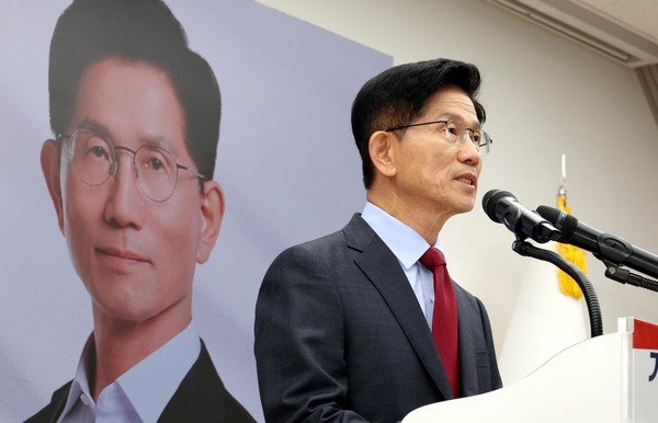 김문수 국민의힘 대선후보가 30일 오전 서울 여의도 중앙당사에서 대국민 호소문을 발표하고 있다.2025.05.30.