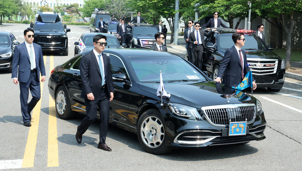 27일 서울 강서구 경호안전교육원에서 대통령경호처 경호관들이 제21대 대통령 취임식을 앞두고 차량 퍼레이드 훈련을 하고 있다. 2025.05.27.