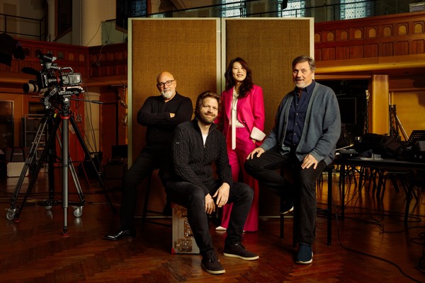 임현정_Press release (왼쪽부터) 편곡자 맷 던클리(Matt Dunkley) / 코디네이터 가레스 그리프트(Gareth Griffiths) / 임현정 / 프로듀서 제프 포스터(Geoff Foster)