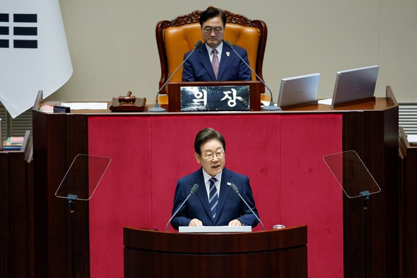 이재명 대통령이 26일 오전 서울 여의도 국회에서 열린 제426회국회(임시회) 제2차 본회의에서 2025년도 제2회 추가경정예산안에 대한 정부의 시정연설을 하고 있다. 2025.06.26 / 사진=[국회사진기자단]