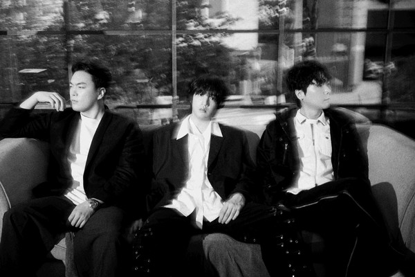 KIK 단체 프로필  사진 제공 = MPMG MUSIC (엠피엠지뮤직)