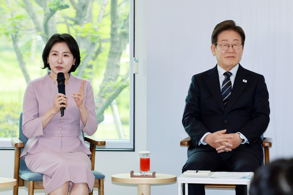 이재명 대통령 부인 김혜경 여사가 30일 서울 용산 대통령실 파인그라스에서 열린 문화예술계 수상자 간담회에서 발언하고 있다. 2025.06.30.