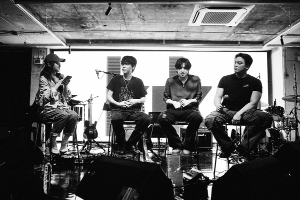 데뷔 EP [KIK] 전곡 라이브 최초 공개