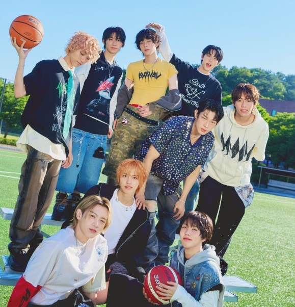 '아홉(AHOF)'_단체_이미지 [사진제공 = AHOF OFFICIAL]