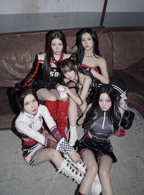 'WITCHX! (위치스)'가 신곡 ‘Run Baby Run’ 이미지 [자료제공 = 아트폼엔터테인먼트 ]