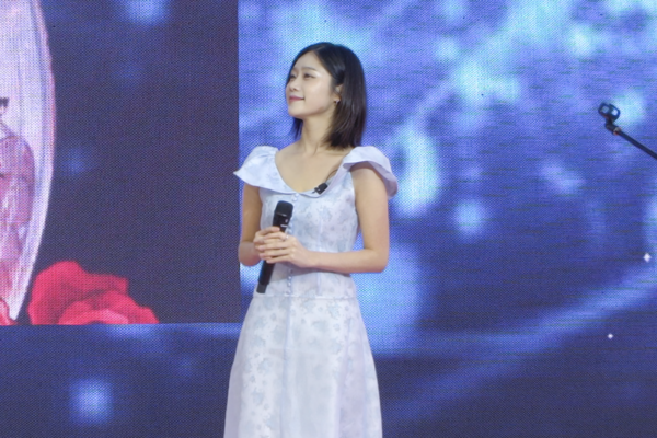 참여보컬 ‘아크릴(Acrylic)’ 사진