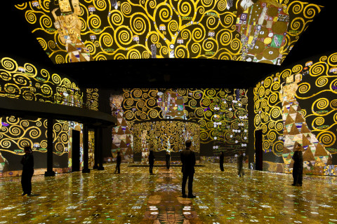 사진: 빛의 시어터 전경_ ©TMONET - Théâtres des Lumières