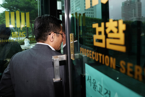 장우성 내란 특검 특검보가 16일 서울 서초구 서울고등검찰청장에 마련된 특검 사무실로 출근하고 있다. 2025.07.16.