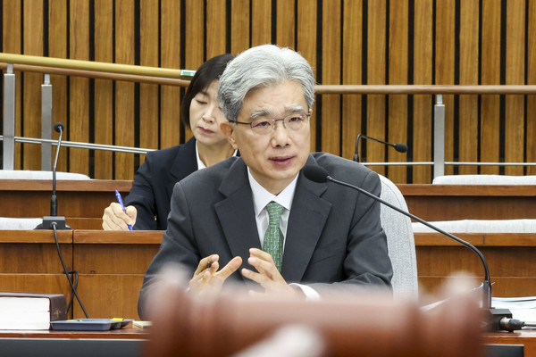 김상환 헌법재판소장 후보자가 21일 서울 여의도 국회에서 열린 인사청문특별위원회에서 질문에 답하고 있다. 2025.07.21.