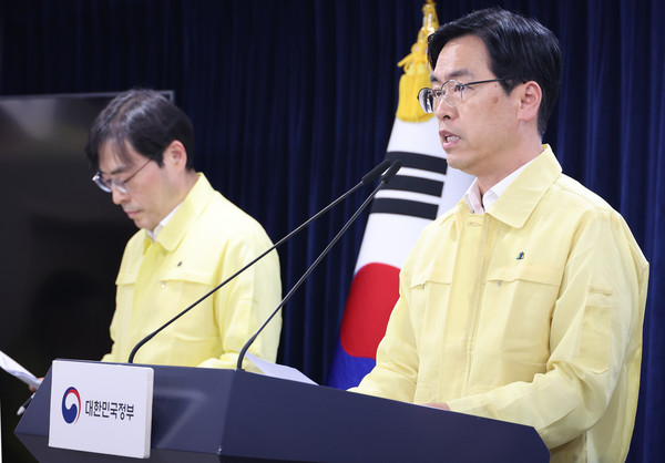 김민재 중앙재난안전대책본부 제1차장(행정안전부 차관)이 2일 서울 종로구 정부서울청사에서 국가정보자원관리원(국정자원) 행정정보시스템 화재 관련 중앙재난안전대책본부(중대본) 브리핑을 하고 있다. 2025.10.02.