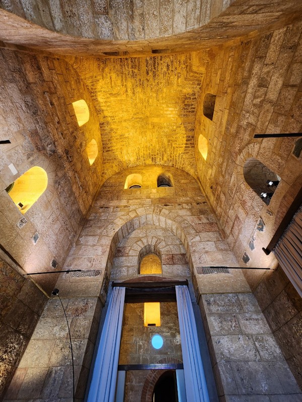 노르만 궁전의 다양한 장소.