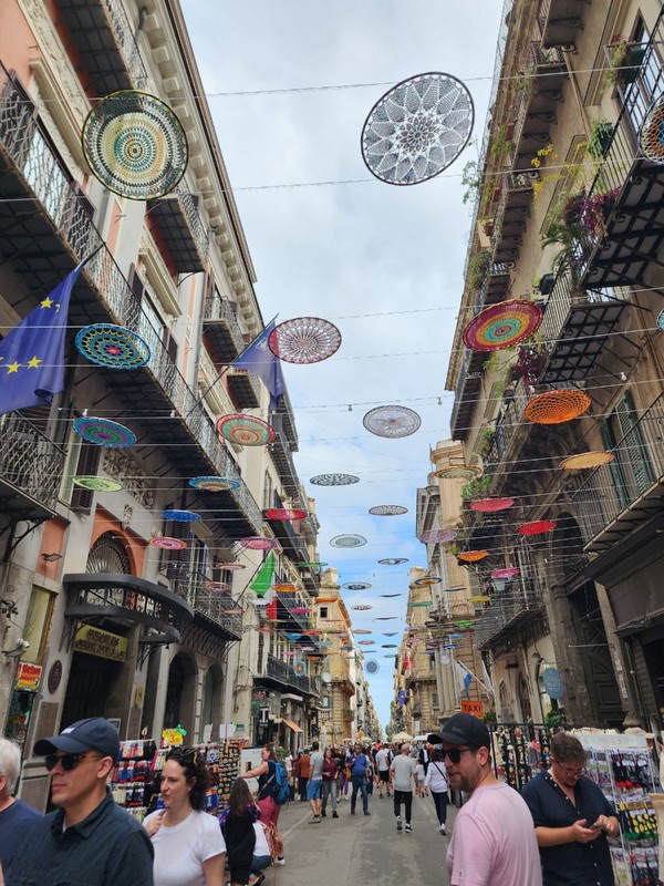 시칠리아 골목길.