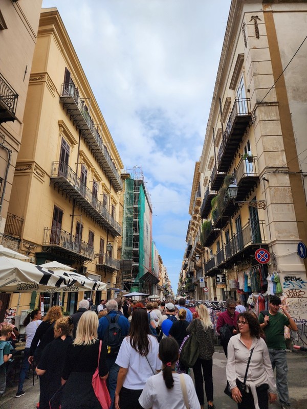 시칠리아 골목길.