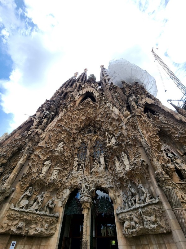 영광의 파사드(동쪽).