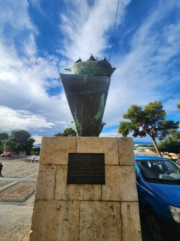 항해자들의 수호성인 상징.