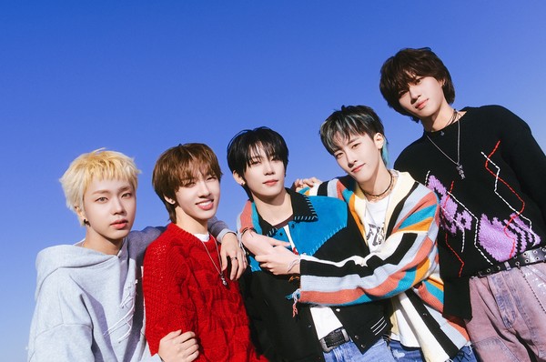 더씬드롬_단체_티저_이미지  [사진제공 = 드림캐쳐컴퍼니]